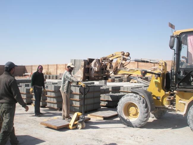 印尼砌(qi)塊成型(xíng)機客戶(hu)