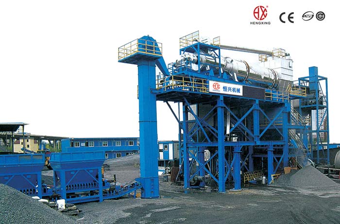 固定(dìng)式瀝青混合料(liào)再生攪拌設備(bei)