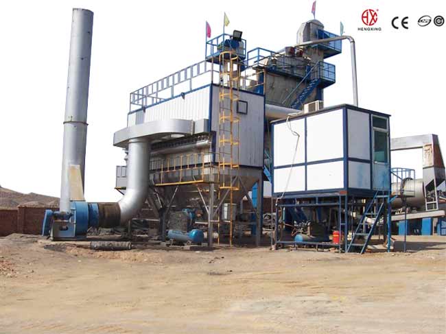 強制間歇式瀝(li)青混合料攪拌(bàn)設備