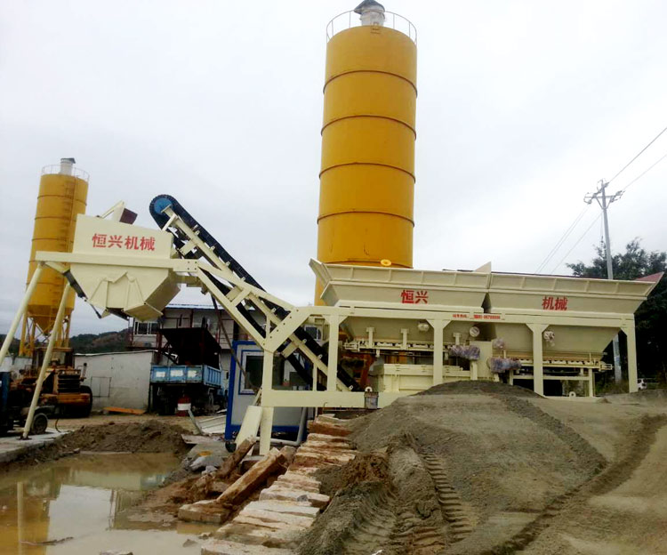 恒興穩(wěn)定土拌和站設備(bei)在泉州台商投資(zi)區安裝調試完畢(bì)