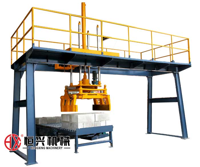 全(quan)自動碼(mǎ)垛機 碼(ma)垛機械(xie)手 泡沫(mò)混凝土(tǔ)砌塊設(shè)備